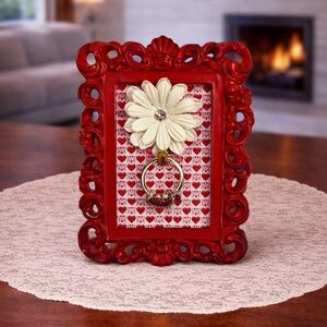 New! Red Vintage Faux Ring Holder Display Showcase Decor